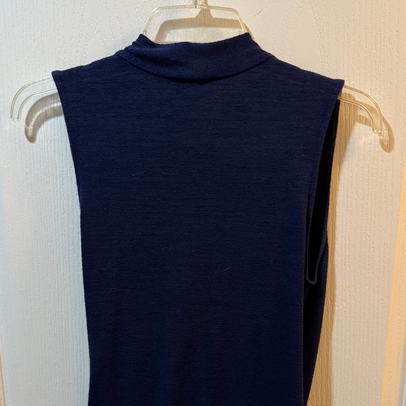 41 Hawthorn Navy Sleeveless Blouse - Picture 4 of 4